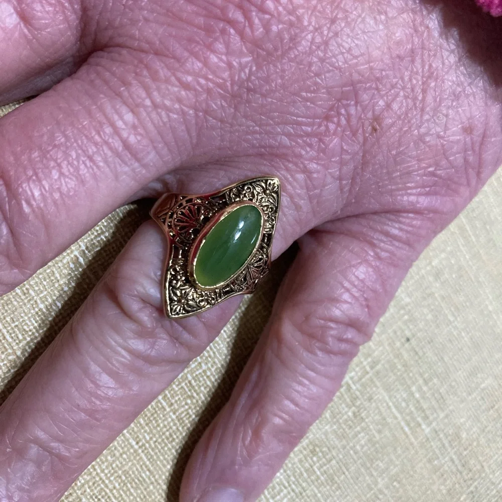 Seta Vintage long oval cabochon jade antiqued gold filigree ring sz 9